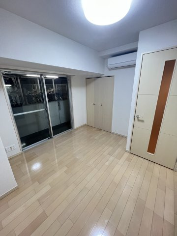 ライジングプレイス西新井の居間・リビング