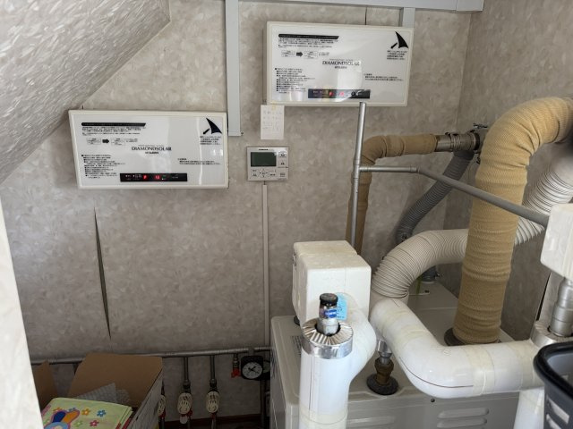 昭和中央3丁目　中古売家　平成12年築のその他|太陽光発電と全館土間蓄熱型床暖です。