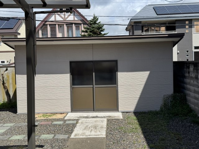昭和中央3丁目　中古売家　平成12年築のその他|サンルームです大き目の外部物置です。