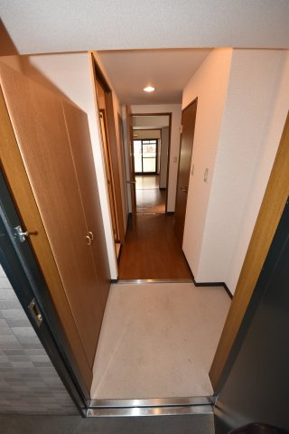 キリンコンプリートの玄関|明るい玄関です