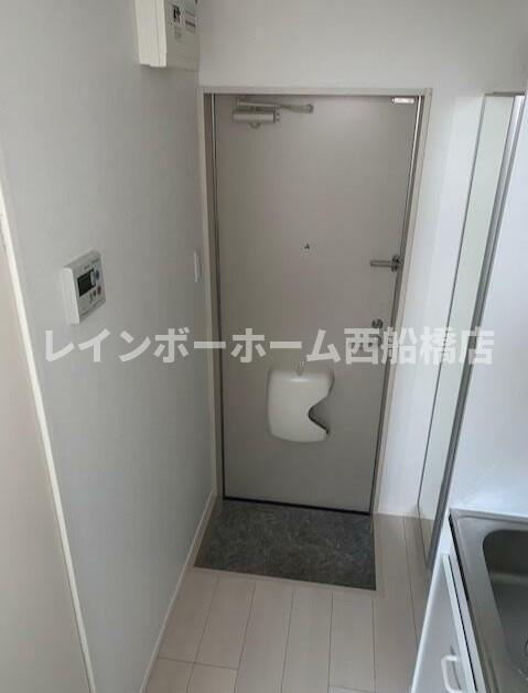 AKUSTOTの玄関