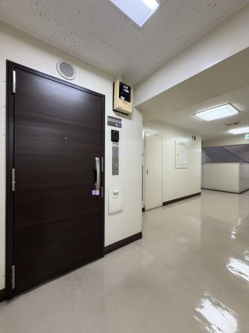 武蔵野市吉祥寺南町１丁目の中古マンションの玄関