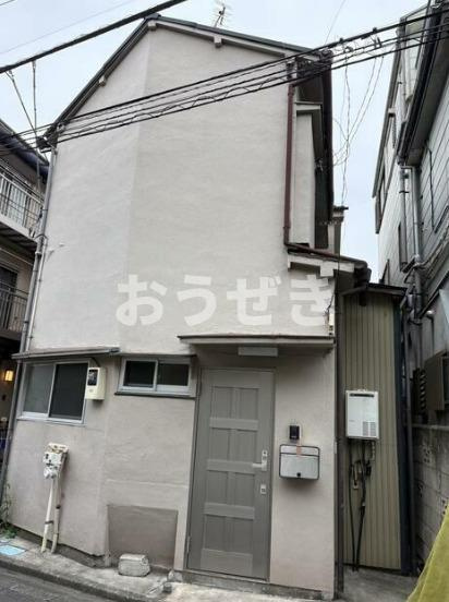 渡田向町戸建の玄関