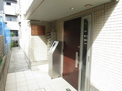 レストバレル上泉のエントランス