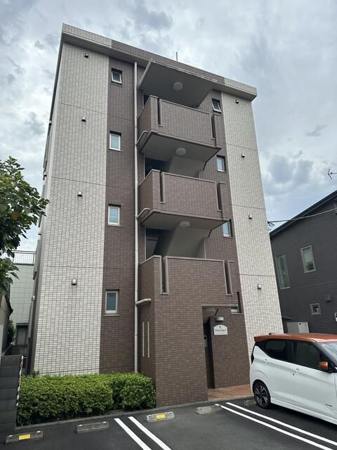 グランシャリオの駐車場