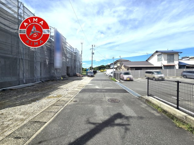 糟屋郡宇美町原田4丁目第2-3棟（3号棟）の外観|前面道路含む現地の写真です。