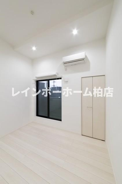 特典：仲介手数料が50％OFFです‼の居間・リビング