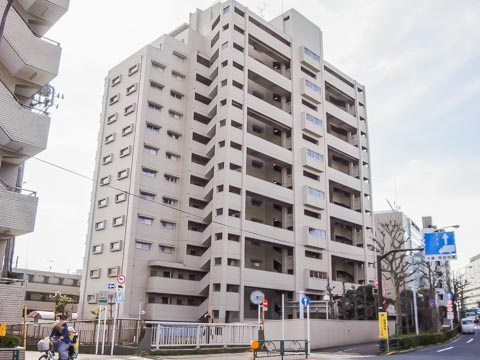 石川台ハイライズの外観|オートロック付き！耐震改修工事実施済み耐震基準適合マンション、石川台ハイライズは即日現地案内可能となっておりますので、お気軽にお問い合わせください！