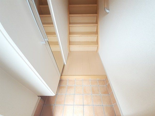 メルシーガーデン坂本の玄関