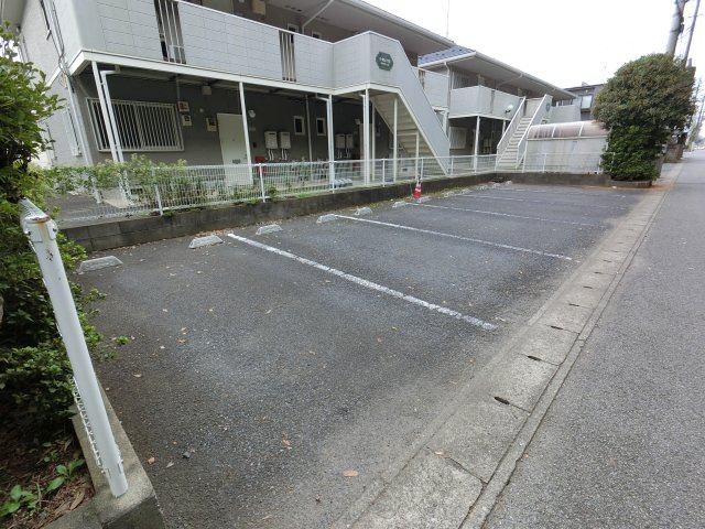【駐車場】 | パーネルハイツ　B