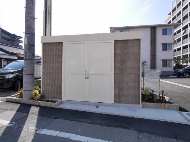 クラヴィーア朝倉街道駅前の駐車場|同建築会社施工物件