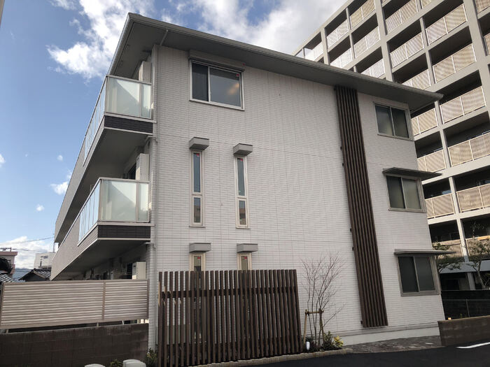 クラヴィーア朝倉街道駅前の外観|同建築会社施工物件