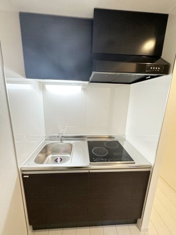 大和市大和東１丁目のアパートのキッチン