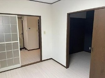 コスタル杉田の居間・リビング