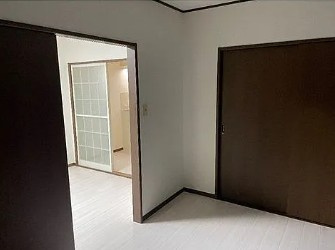 コスタル杉田の居間・リビング