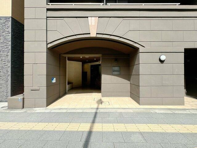 レジディア神田東のエントランス