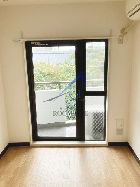 オータム・イン・ニューヨークの居間・リビング|洋室のお部屋です。