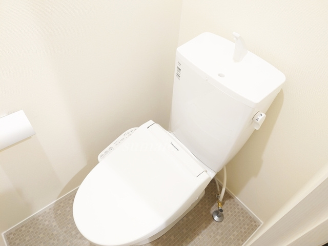 メゾンドシェリーのトイレ|温水洗浄機能付きトイレです☆