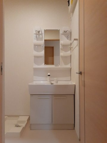 ラフレシールＤの洗面所
