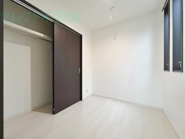 GRANDTIC名古屋山王の洋室