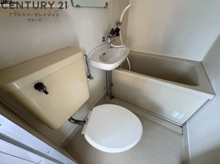 浴室内にトイレがあります！