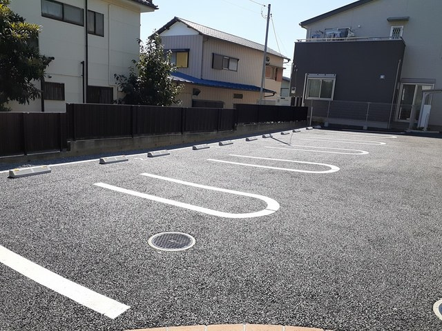 カルム・コリーヌの駐車場