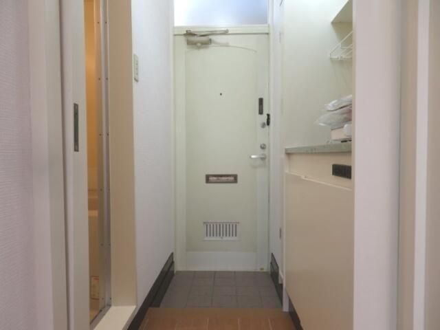 エクセレント鴨居の玄関