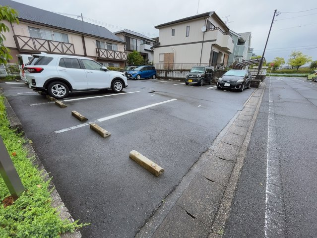 グリーンコート Aの駐車場
