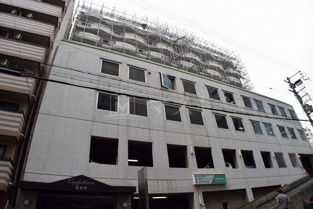 コンフィデンス西本町のロビー