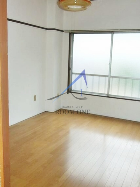 市川コーポの居間・リビング|洋室のお部屋です。