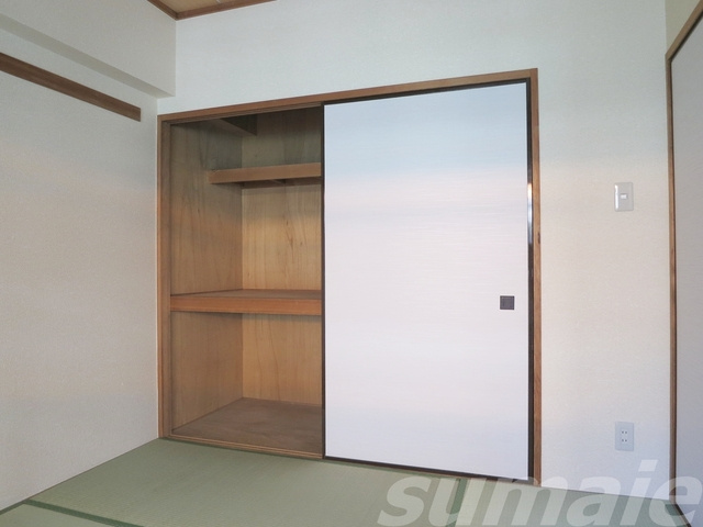 マンション白陽の収納|和室の押入です