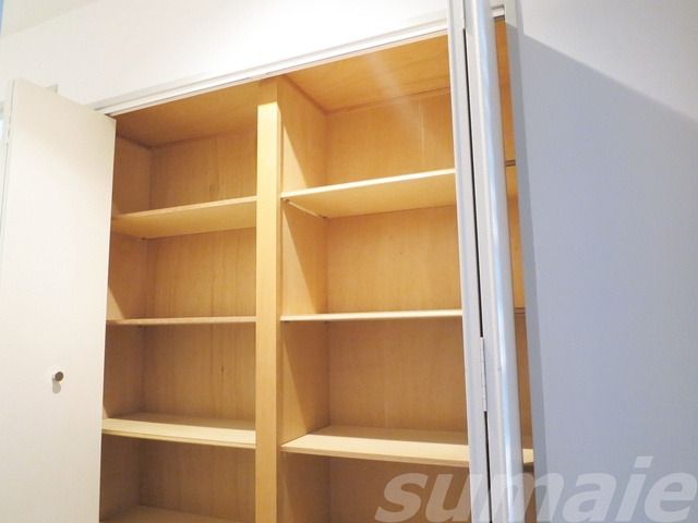 マンション白陽の収納|廊下にも大容量の収納