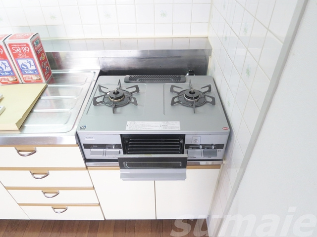 マンション白陽のキッチン|2口ガスコンロ・グリル付です