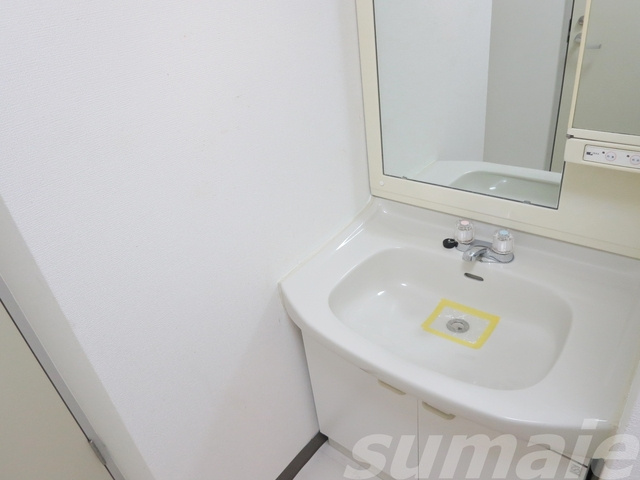 マンション白陽の洗面所|独立洗面台です