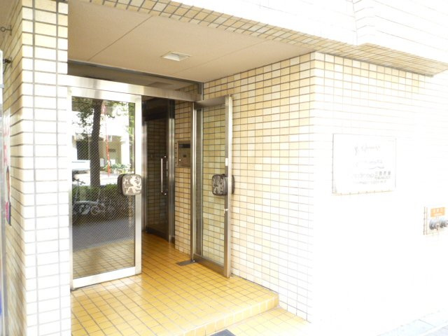 ライオンズマンション三軒茶屋ＮＡＫＡＭＵＲＡのエントランス
