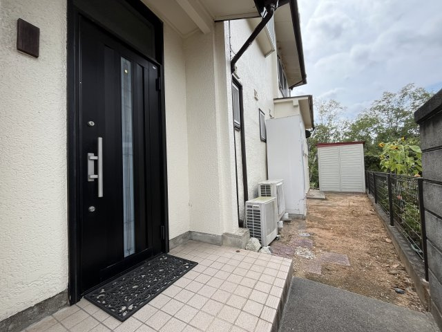河内長野市緑ケ丘北町　中古戸建の玄関