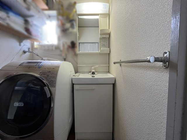 河内長野市緑ケ丘北町　中古戸建の洗面所