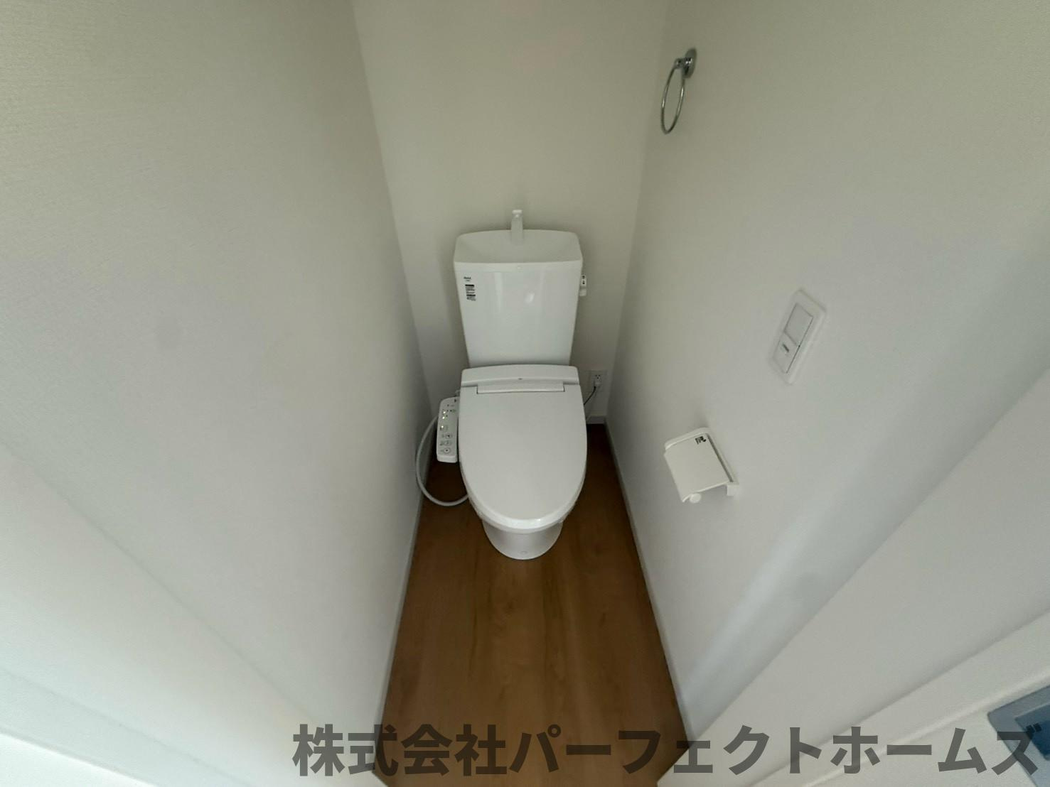 伊加賀栄町戸建のトイレ|トイレです