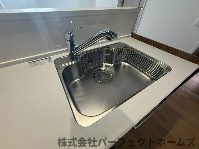 伊加賀栄町戸建のキッチン|お料理しやすいキッチンです