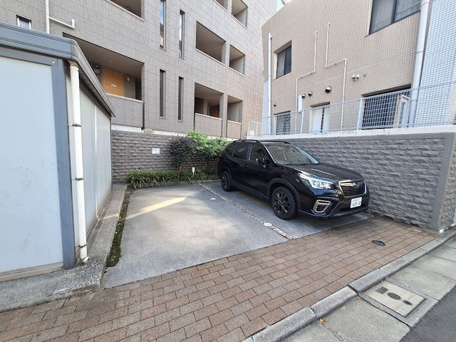 ラフィーネⅠの駐車場