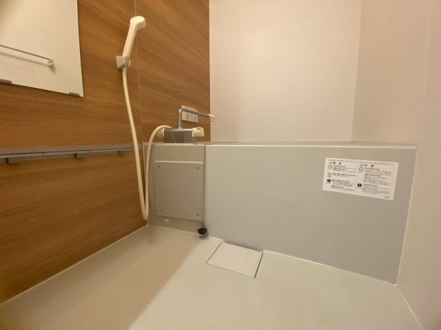 アクロスエリアの浴室