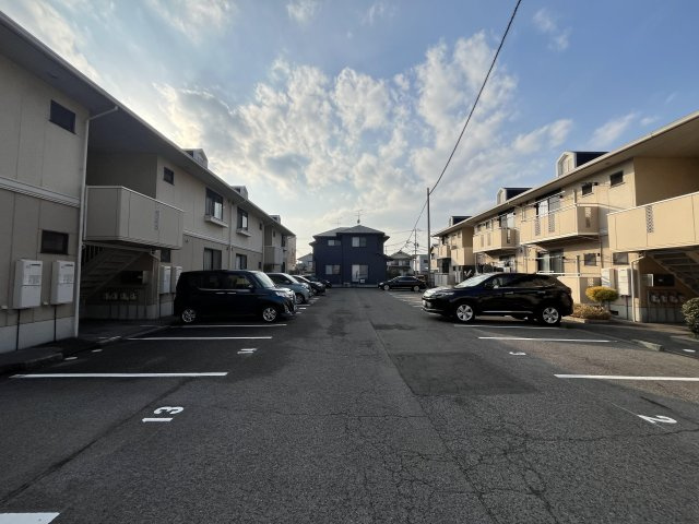 ビラ芳翠の駐車場