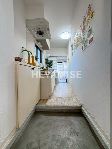 ハイツキクの玄関|※反転間取りのモデルルームのお部屋の画像です※現況を優先します