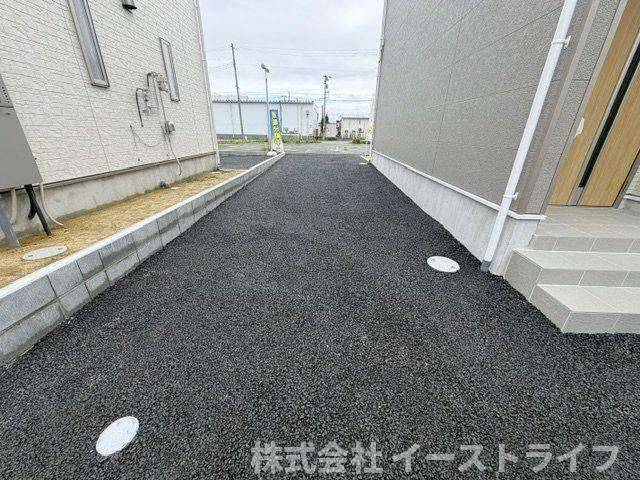 【新築戸建】いわき市中岡町第7の駐車場|3号棟のカースペースです。3台駐車可能です！