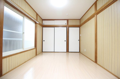 【寝室】 | コートユーカリ | こちらの居間で趣味の時間をお楽しみください