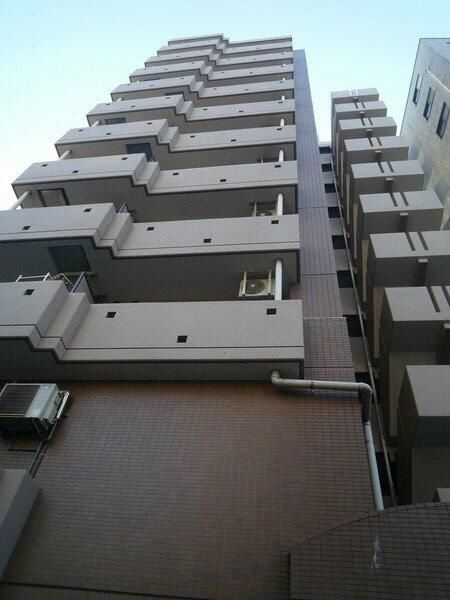 横浜市西区平沼１丁目の賃貸マンションの外観