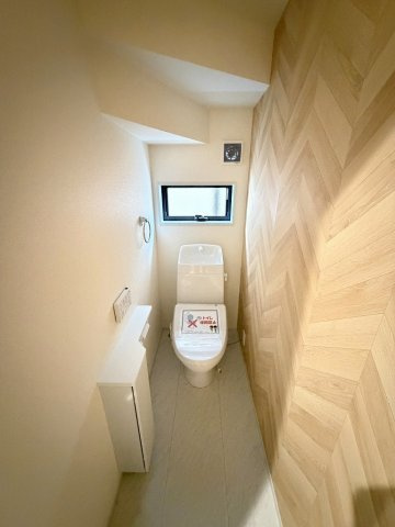 三郷市戸ケ崎　新築戸建　全1棟のトイレ|1階のトイレです