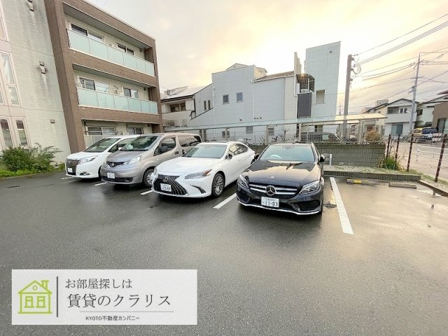 ハープアベニュー長岡京の駐車場