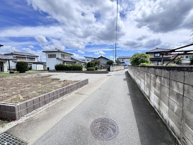 新築　高崎市八幡町第10　Livele Garden.S　１号棟の前面道路含む現地写真|現地写真　南側接道幅員約3.7ｍ
