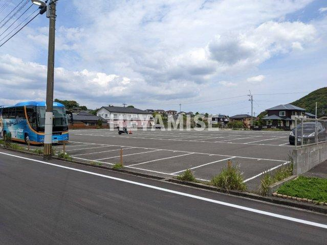 フロンティアききつⅡの駐車場